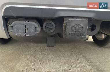 Внедорожник / Кроссовер Toyota Sequoia 2011 в 