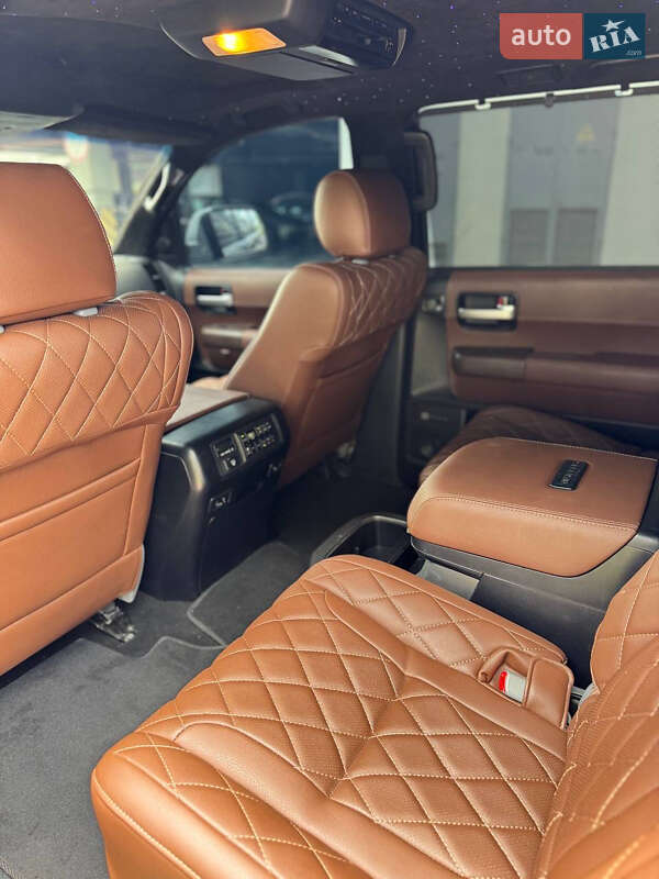 Позашляховик / Кросовер Toyota Sequoia 2010 в Києві