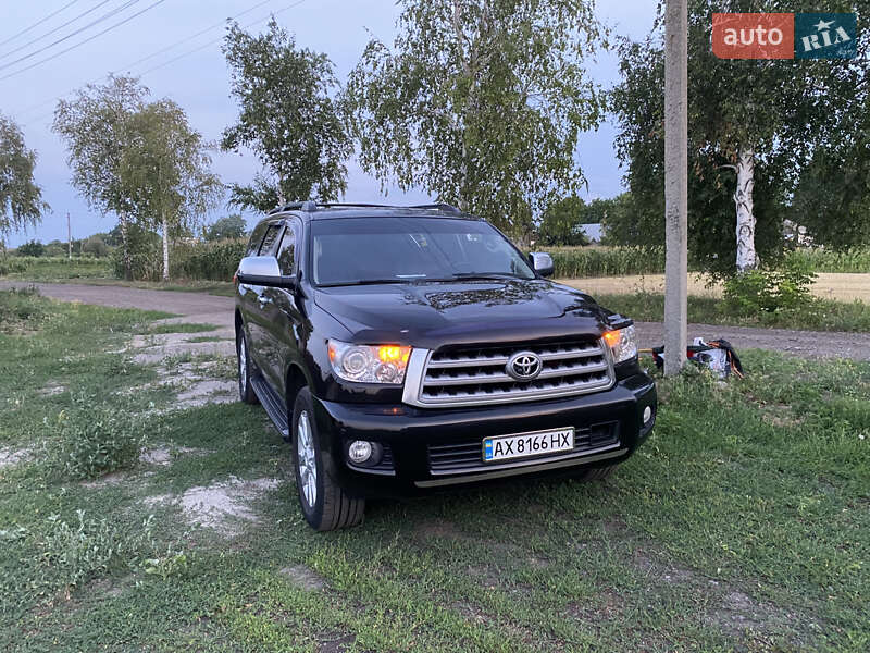 Toyota Sequoia 2010