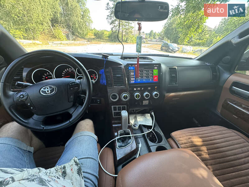 Внедорожник / Кроссовер Toyota Sequoia 2008 в Коростышеве
