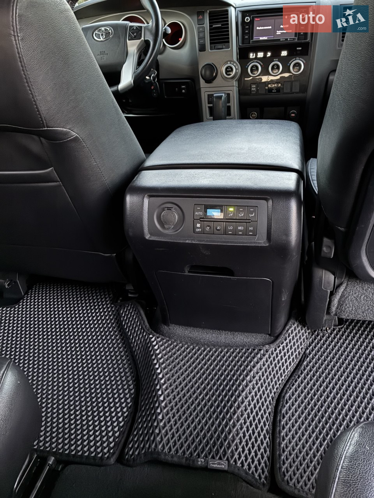 2014 Toyota Sequoia - мініатюра 20