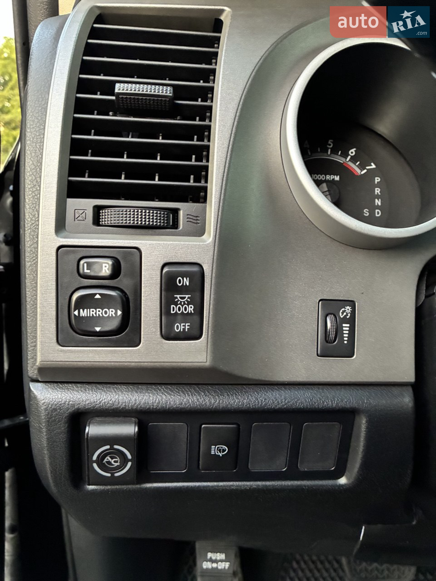 2014 Toyota Sequoia - мініатюра 43