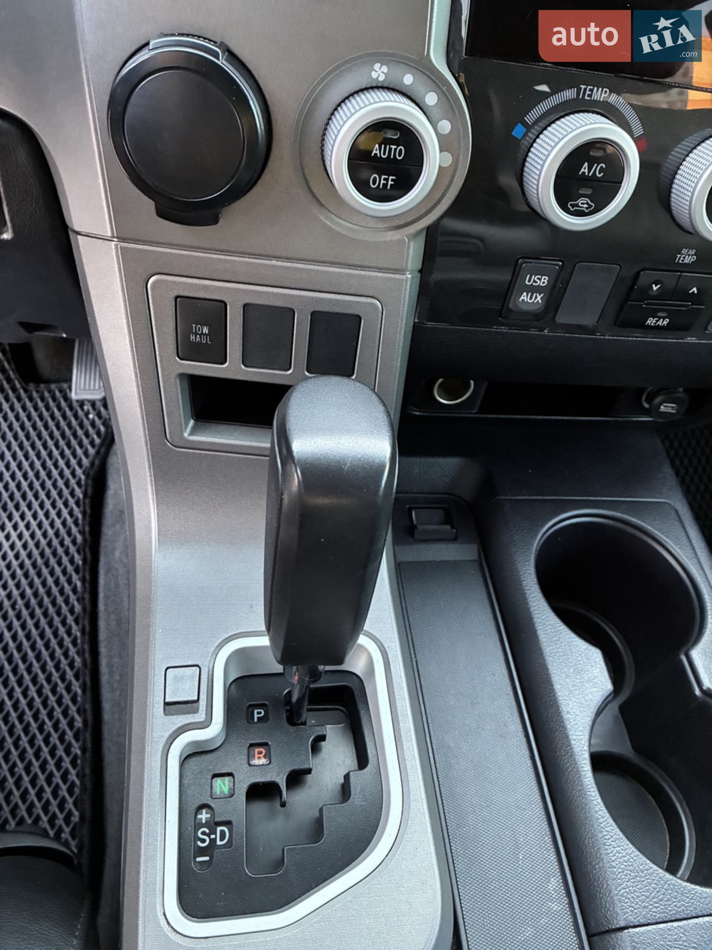 2014 Toyota Sequoia - мініатюра 46