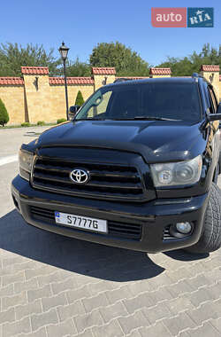 Внедорожник / Кроссовер Toyota Sequoia 2012 в 