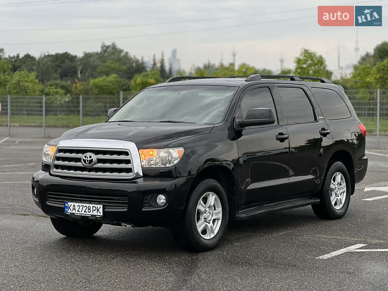 Toyota Sequoia 2013
