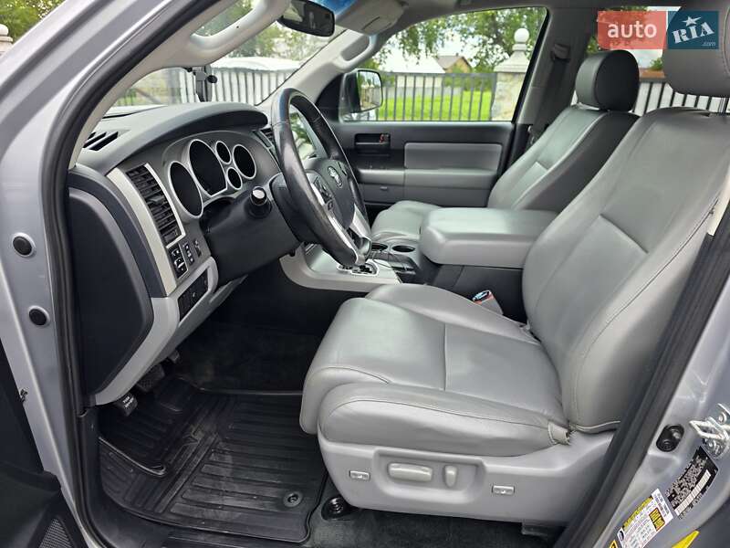 Позашляховик / Кросовер Toyota Sequoia 2014 в Коломиї фото 17 Позашляховик / Кросовер Toyota Sequoia 2014 в Коломиї