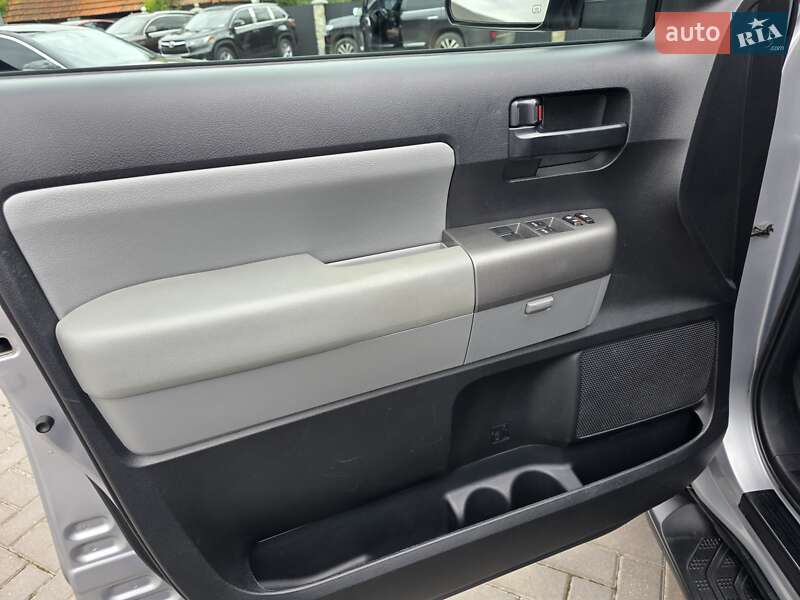 Позашляховик / Кросовер Toyota Sequoia 2014 в Коломиї фото 19 Позашляховик / Кросовер Toyota Sequoia 2014 в Коломиї