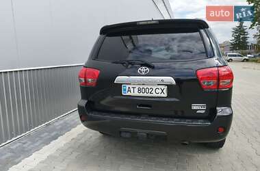 Внедорожник / Кроссовер Toyota Sequoia 2012 в 