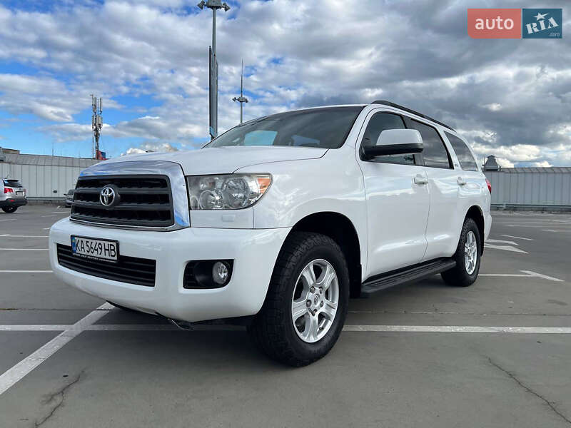 Toyota Sequoia 2014