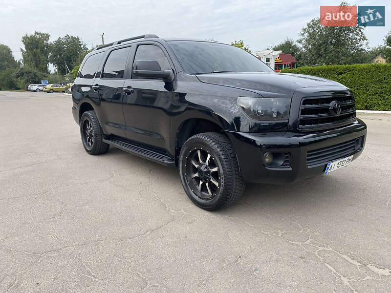 Позашляховик / Кросовер Toyota Sequoia 2012 в Києві