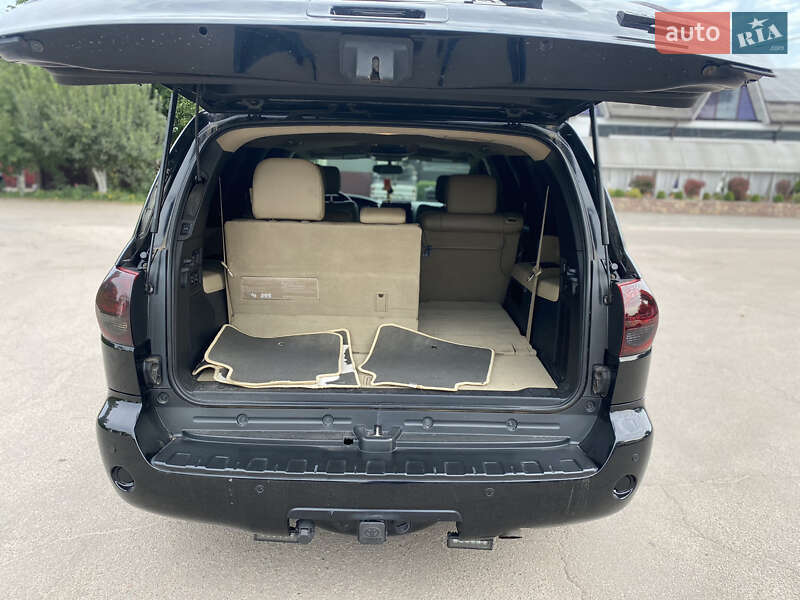 Позашляховик / Кросовер Toyota Sequoia 2012 в Києві