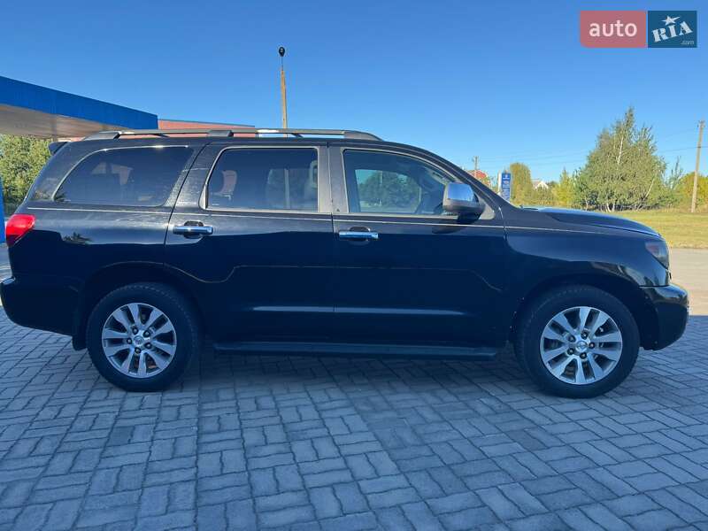 Позашляховик / Кросовер Toyota Sequoia 2013 в Києві