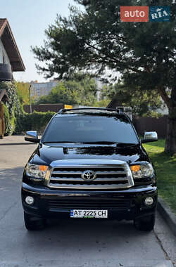 Внедорожник / Кроссовер Toyota Sequoia 2008 в 