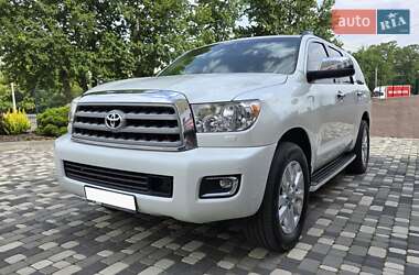 Внедорожник / Кроссовер Toyota Sequoia 2011 в 
