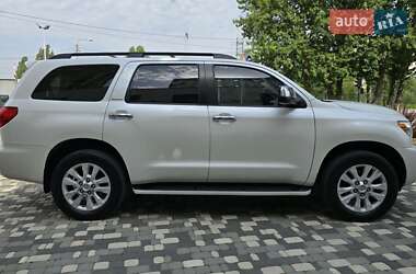 Внедорожник / Кроссовер Toyota Sequoia 2011 в 