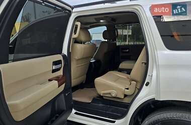 Внедорожник / Кроссовер Toyota Sequoia 2011 в 