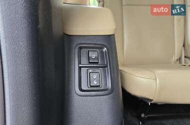 Внедорожник / Кроссовер Toyota Sequoia 2011 в 