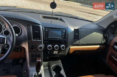 Внедорожник / Кроссовер Toyota Sequoia 2013 в 