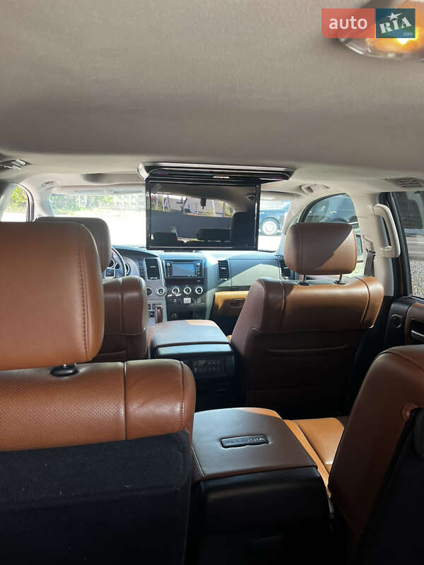 Позашляховик / Кросовер Toyota Sequoia 2013 в Києві