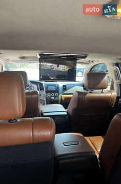 Внедорожник / Кроссовер Toyota Sequoia 2013 в 