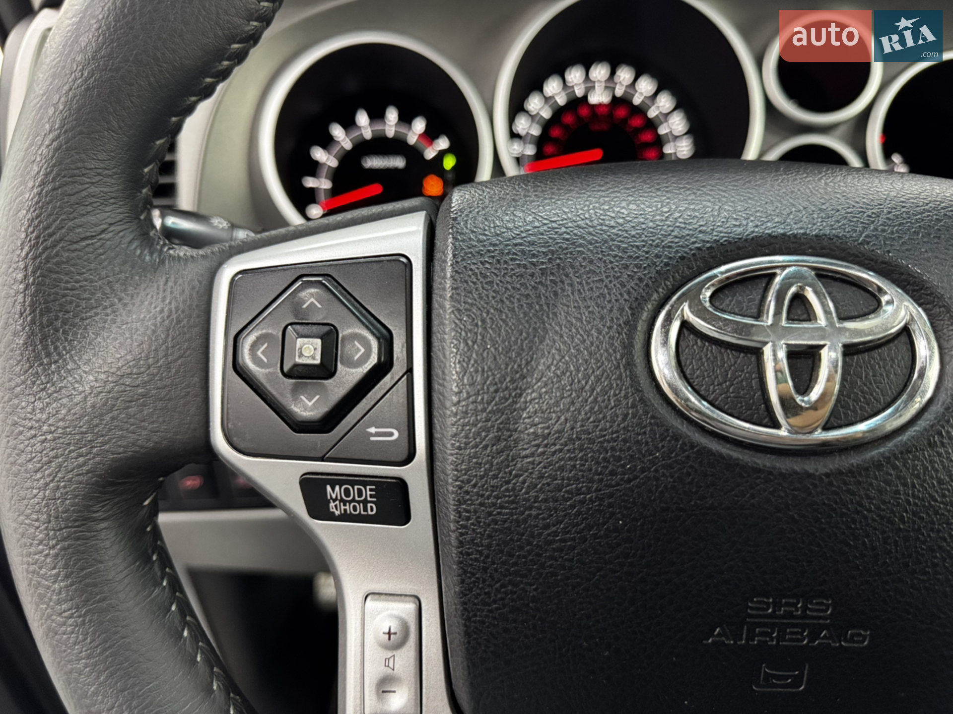 2016 Toyota Sequoia - мініатюра 11