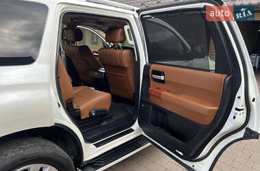 Позашляховик / Кросовер Toyota Sequoia 2018 в 