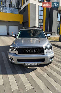 Позашляховик / Кросовер Toyota Sequoia 2016 в Києві