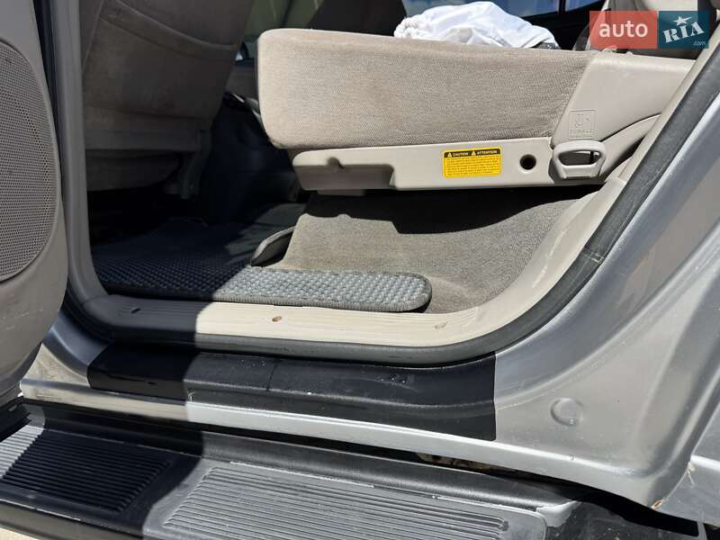 Внедорожник / Кроссовер Toyota Sequoia 2001 в Черновцах