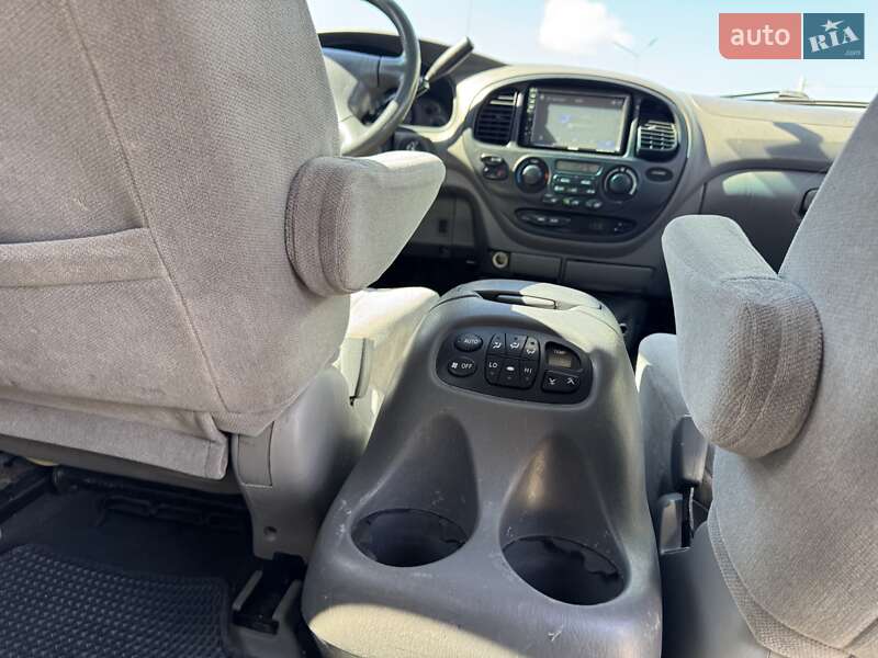 Внедорожник / Кроссовер Toyota Sequoia 2001 в Черновцах