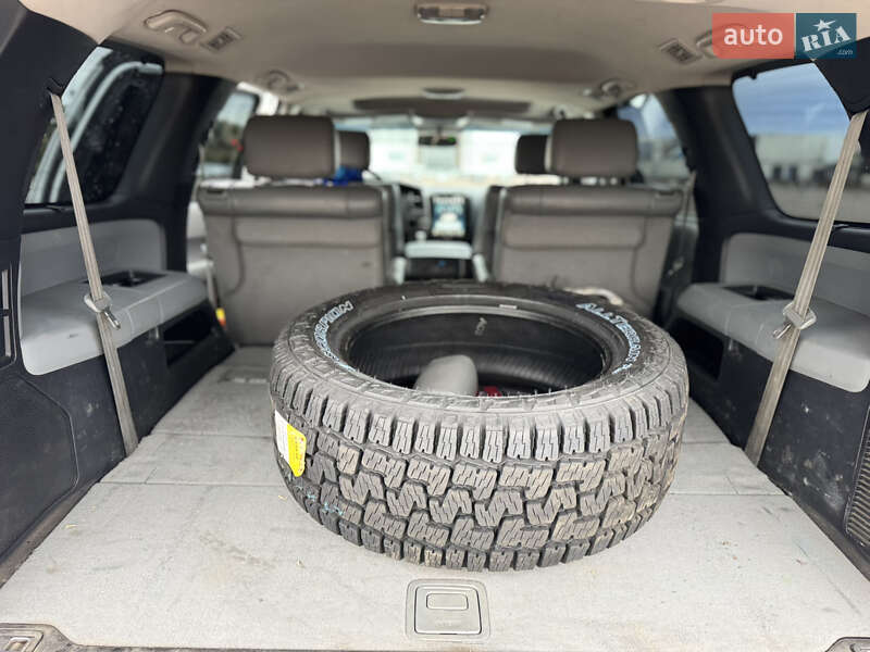 Внедорожник / Кроссовер Toyota Sequoia 2011 в Житомире