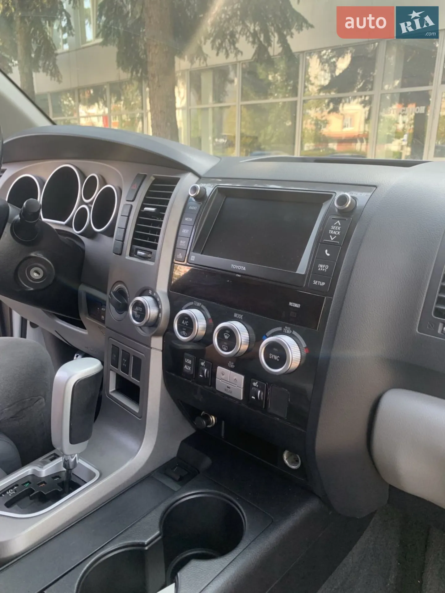 2013 Toyota Sequoia - мініатюра 17