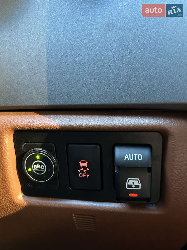 Внедорожник / Кроссовер Toyota Sequoia 2011 в Львове