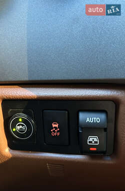 Внедорожник / Кроссовер Toyota Sequoia 2011 в 