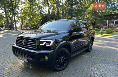 Внедорожник / Кроссовер Toyota Sequoia 2011 в 