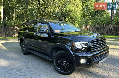 Внедорожник / Кроссовер Toyota Sequoia 2011 в 