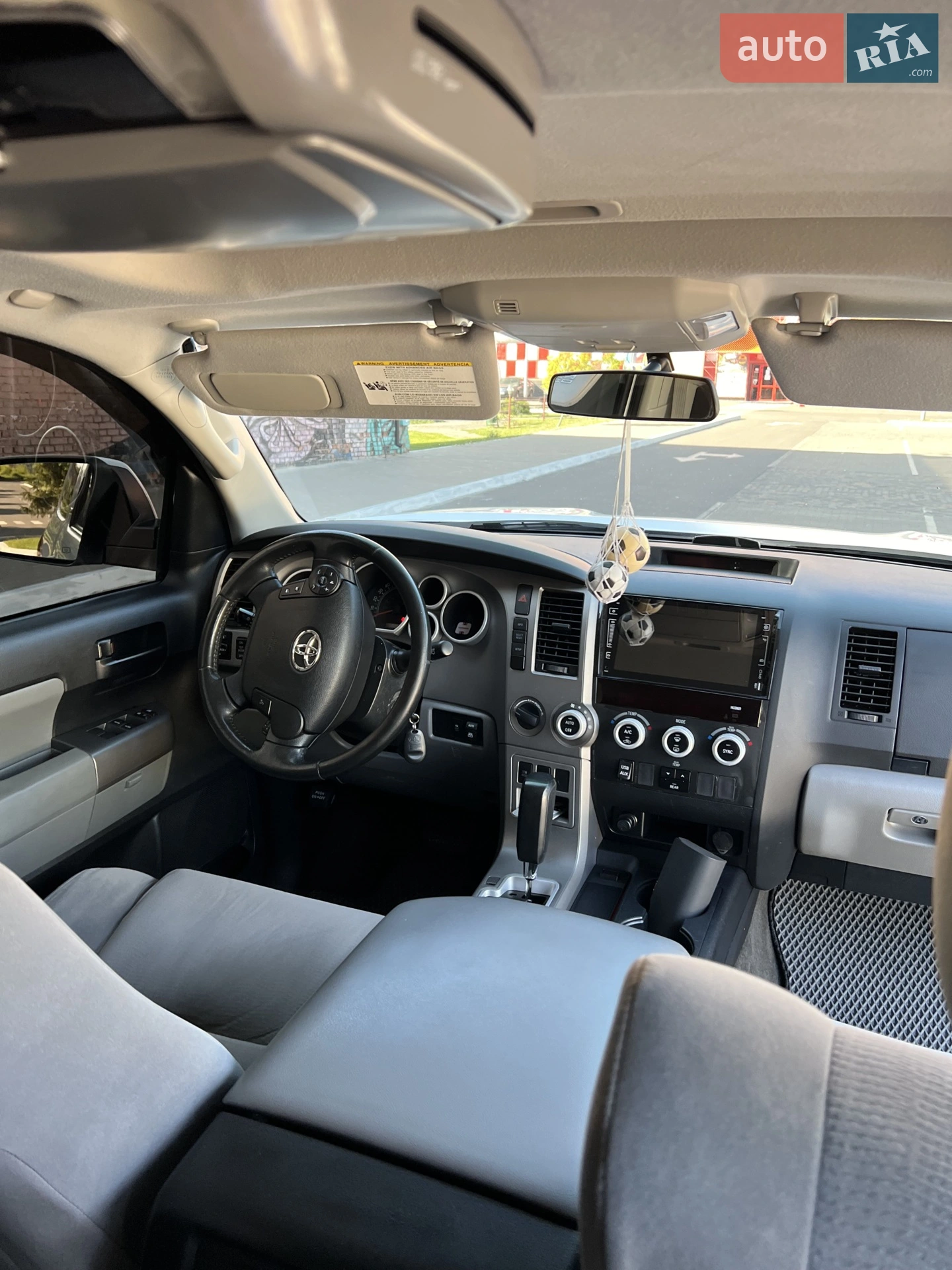 2013 Toyota Sequoia - мініатюра 24