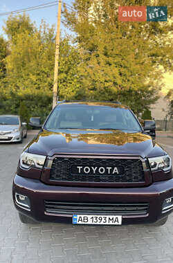 Внедорожник / Кроссовер Toyota Sequoia 2013 в 