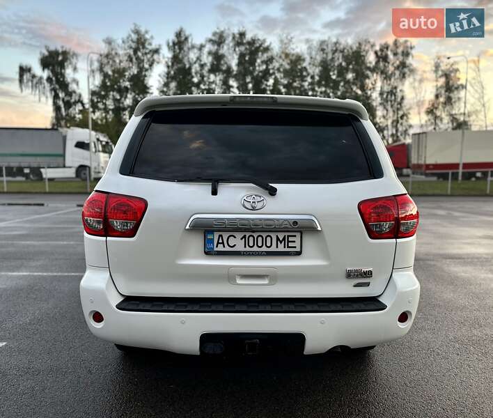 Внедорожник / Кроссовер Toyota Sequoia 2017 в Ковеле
