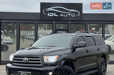 Внедорожник / Кроссовер Toyota Sequoia 2011 в Киеве
