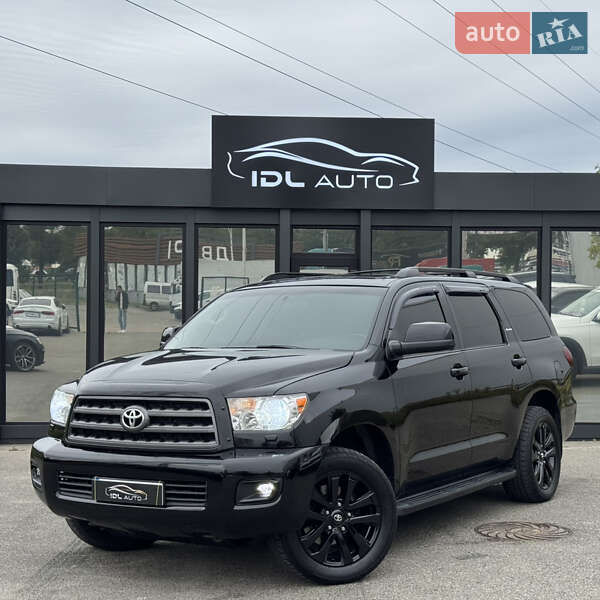 Toyota Sequoia 2011