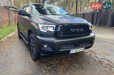 Внедорожник / Кроссовер Toyota Sequoia 2014 в 