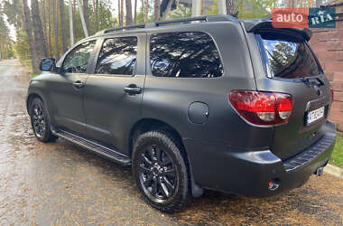 Внедорожник / Кроссовер Toyota Sequoia 2014 в 