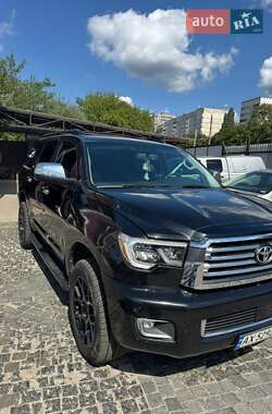 Внедорожник / Кроссовер Toyota Sequoia 2014 в 