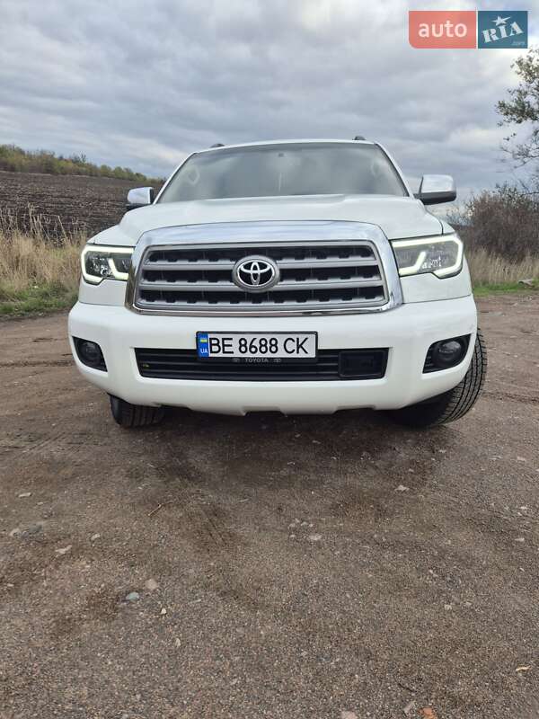 Позашляховик / Кросовер Toyota Sequoia 2011 в Первомайську