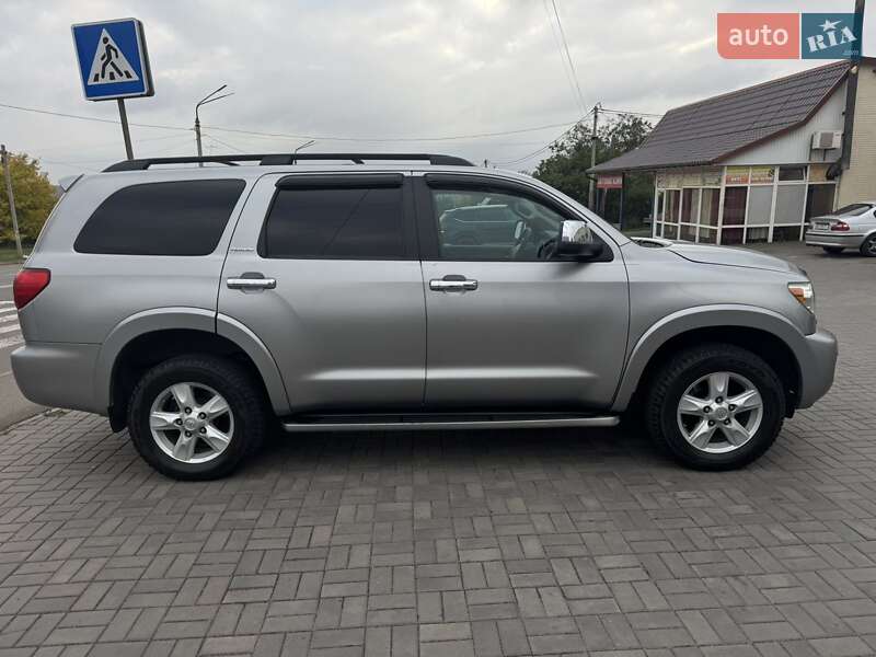 Внедорожник / Кроссовер Toyota Sequoia 2008 в Кривом Роге