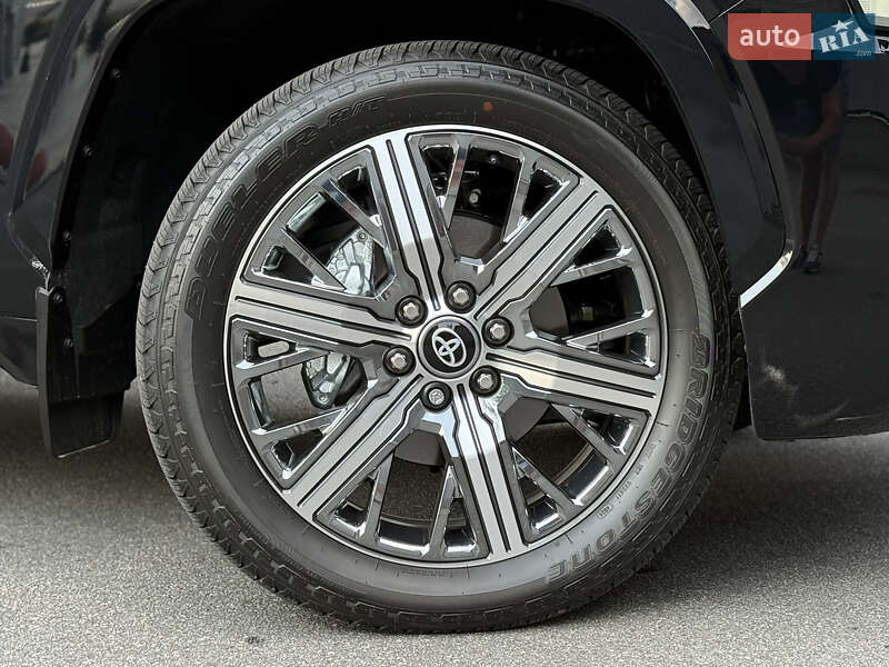 Внедорожник / Кроссовер Toyota Sequoia 2025 в Киеве