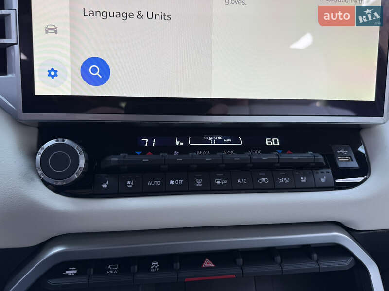 Внедорожник / Кроссовер Toyota Sequoia 2025 в Киеве