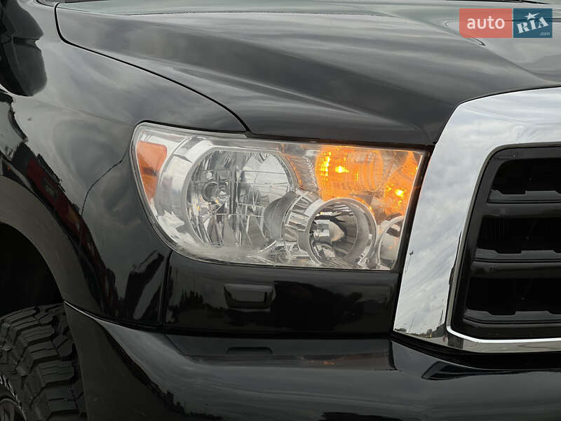 Внедорожник / Кроссовер Toyota Sequoia 2013 в Киеве