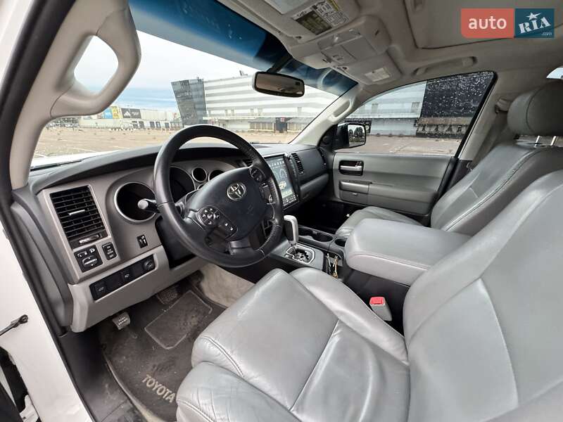 Внедорожник / Кроссовер Toyota Sequoia 2011 в Житомире фото 9 Внедорожник / Кроссовер Toyota Sequoia 2011 в Житомире