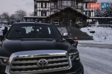 Позашляховик / Кросовер Toyota Sequoia 2016 в Ужгороді